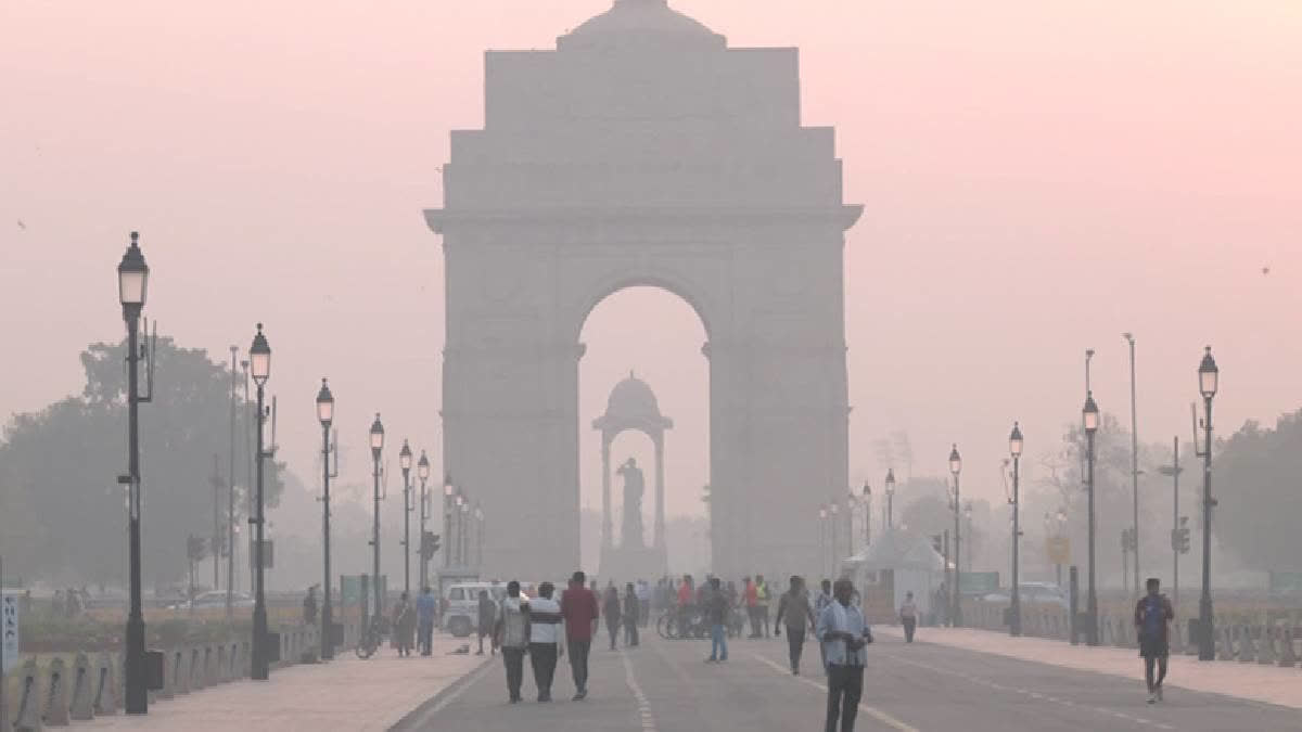 A view of India Gate covered in a thin layer of smog in New Delhi.