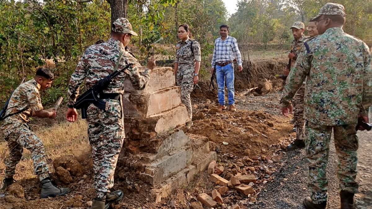 12 NAXALITES KILLED IN BIJAPUR  2 JAWANS DEAD IN ENCOUNTER  LATEST NATIONAL NEWS  NAXAL ENCOUNTER