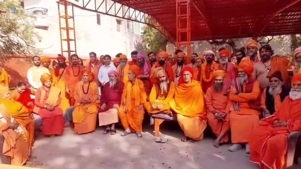 महाकुंभ से काशी पहुंची नागाओं की फौज