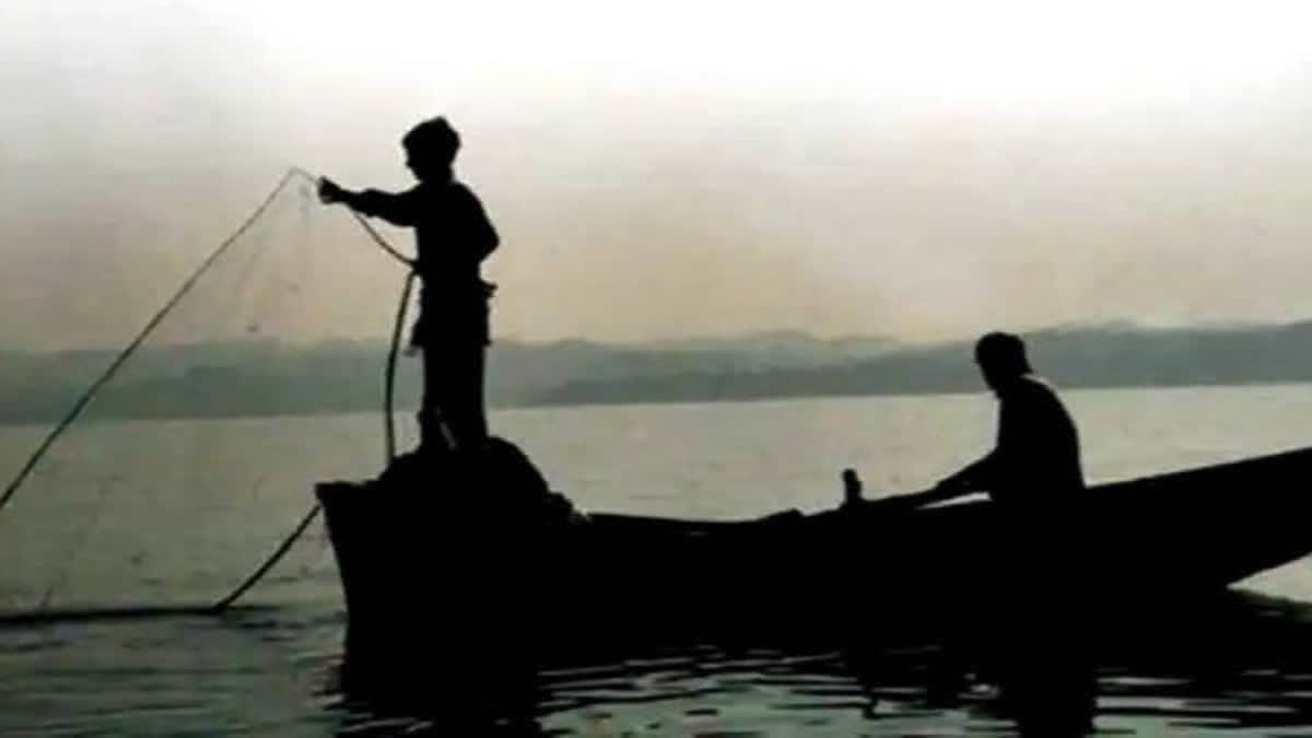 Sri Lankan Navy Arrests 14 Indian Fishermen