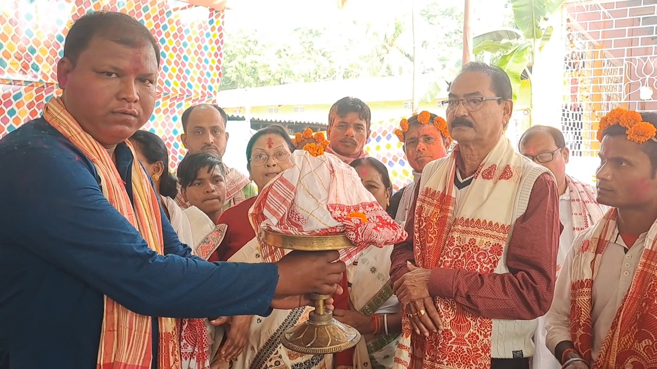 A special Gamosa auctioned for Rs 25,000 in Nalbari