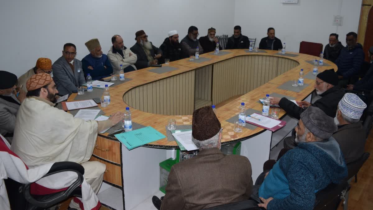 mirwaiz-kashmir-held-meeting-regarding-ramadan preparations-in-jamia-masjid-srinagar