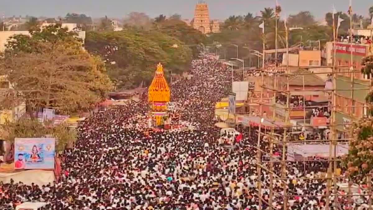 devotees participated  Sri Siddharudh fair  Siddharudh Rathotsava celebration