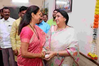 Supriya Sule met Sunetra Pawar