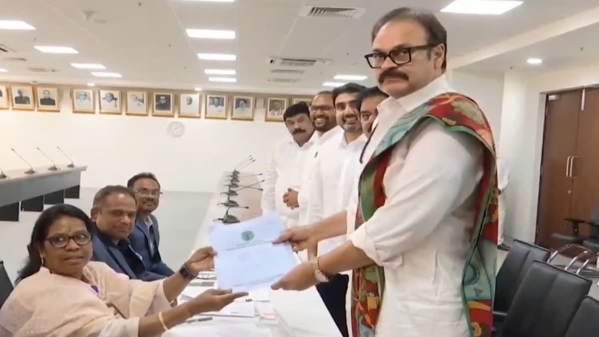 చిరంజీవి, పవన్ కల్యాణ్ నుంచి అప్పు తీసుకున్న నాగబాబు - ఎంతంటే?