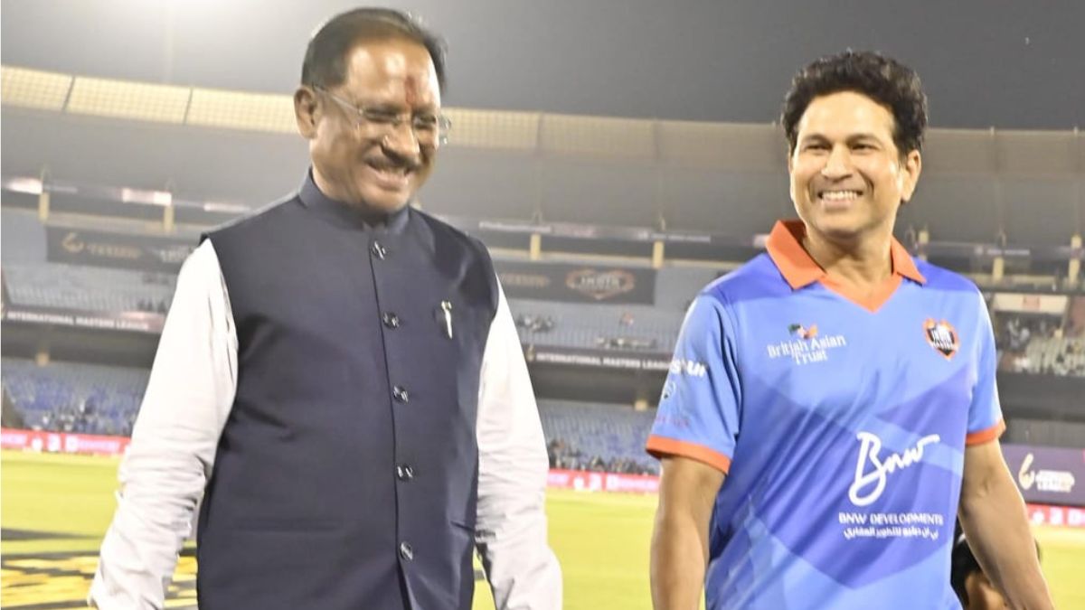 CM arrived to watch Sachin and Yuvraj