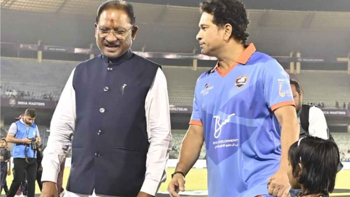 CM arrived to watch Sachin and Yuvraj