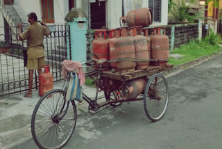 Beneficiaries of Pradhan Mantri Ujjwala Yojana (PMUY) will be given free LPG cylinders on Holi