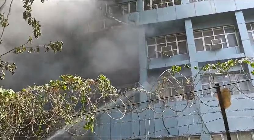 फायर ब्रिगेड की गाड़ियां