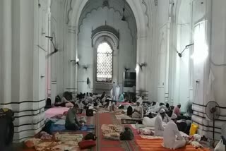 لکھنؤ: ایک ایسی مسجد جہاں سینکڑوں افراد اعتکاف میں ہیں
