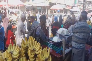 ahead-of-eid-markets-in-kashmir-abuzz-with-shoppers