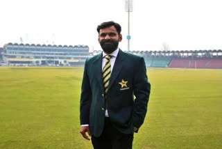 Hafeez took a dig on Pakistan team national selection.