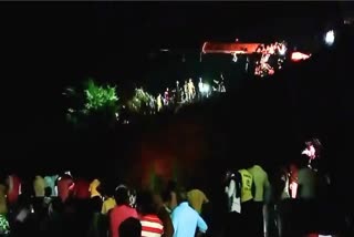 durg-bus-accident-passenger-bus-overturned-in-mine-near-kumhari-toll-naka-distillery-many-people-died-in-durg-road-accident