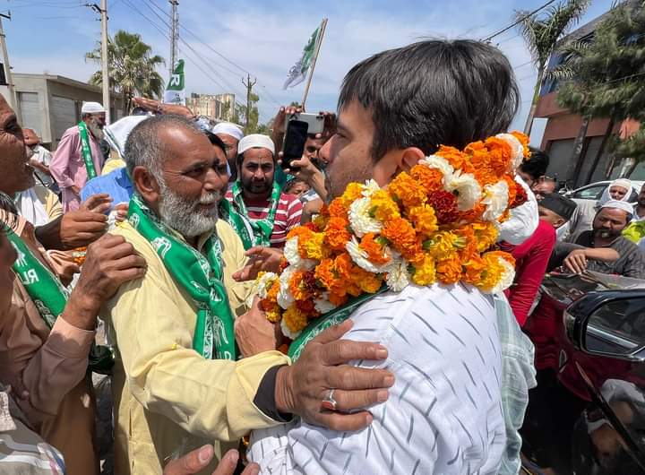 शामली जिले के ऊन कस्बे में चुनावी सभा.