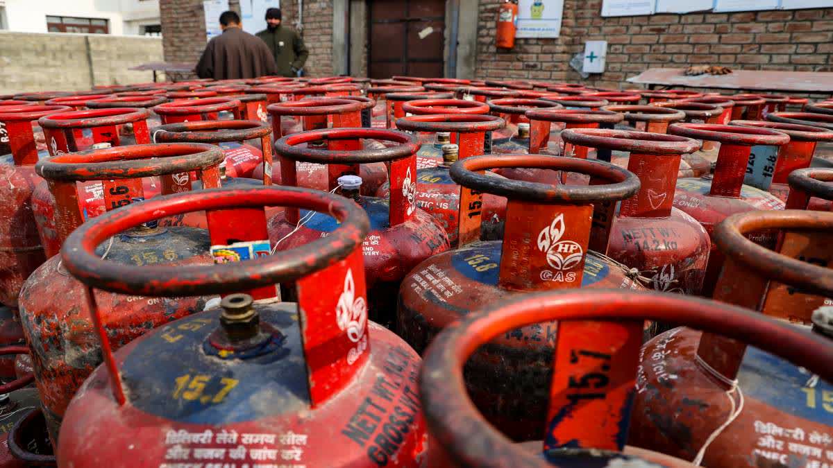 COOKING GAS CYLINDER IN CHHINDWARA