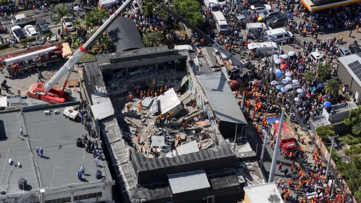 NIGHTCLUB ROOF COLLAPSES