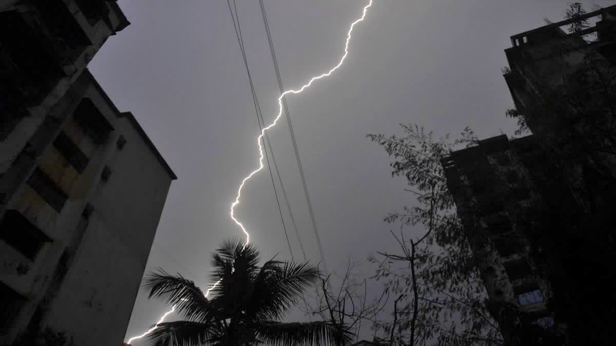 IGHTNING STRUCK IN KODERMA