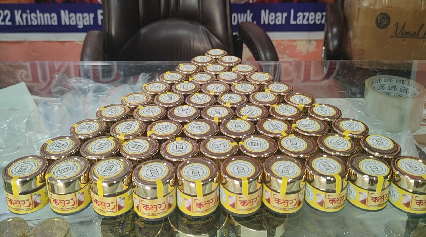 காஷ்மீர் குங்குமப்பூவை வீட்டின் மொட்டை மாடியில் வளர்க்கும் ஹரியானாவைச் சேர்ந்த சகோதரர்கள்