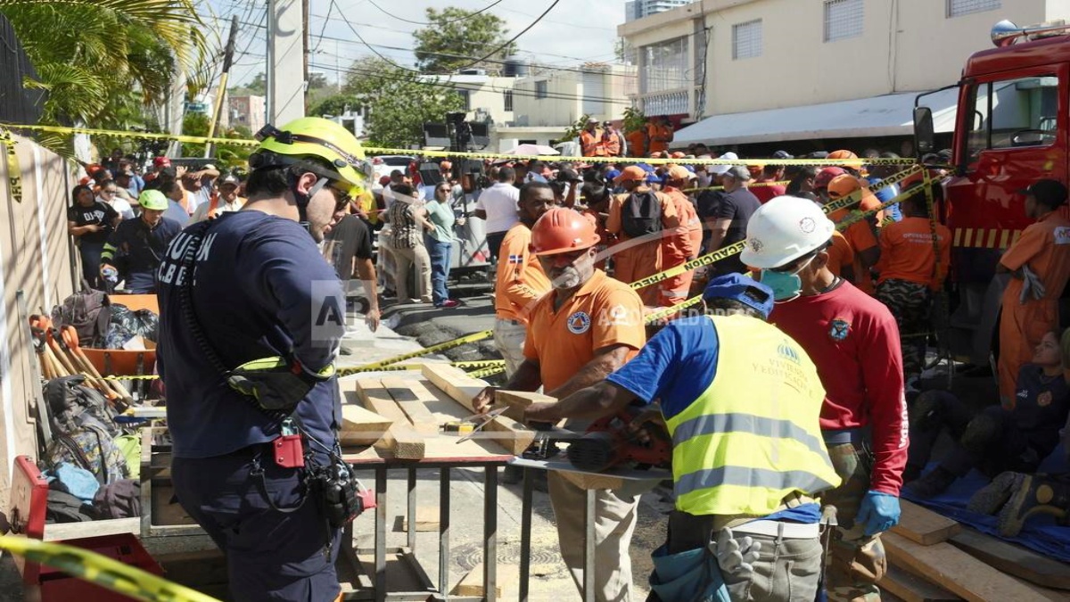 NIGHTCLUB ROOF COLLAPSES