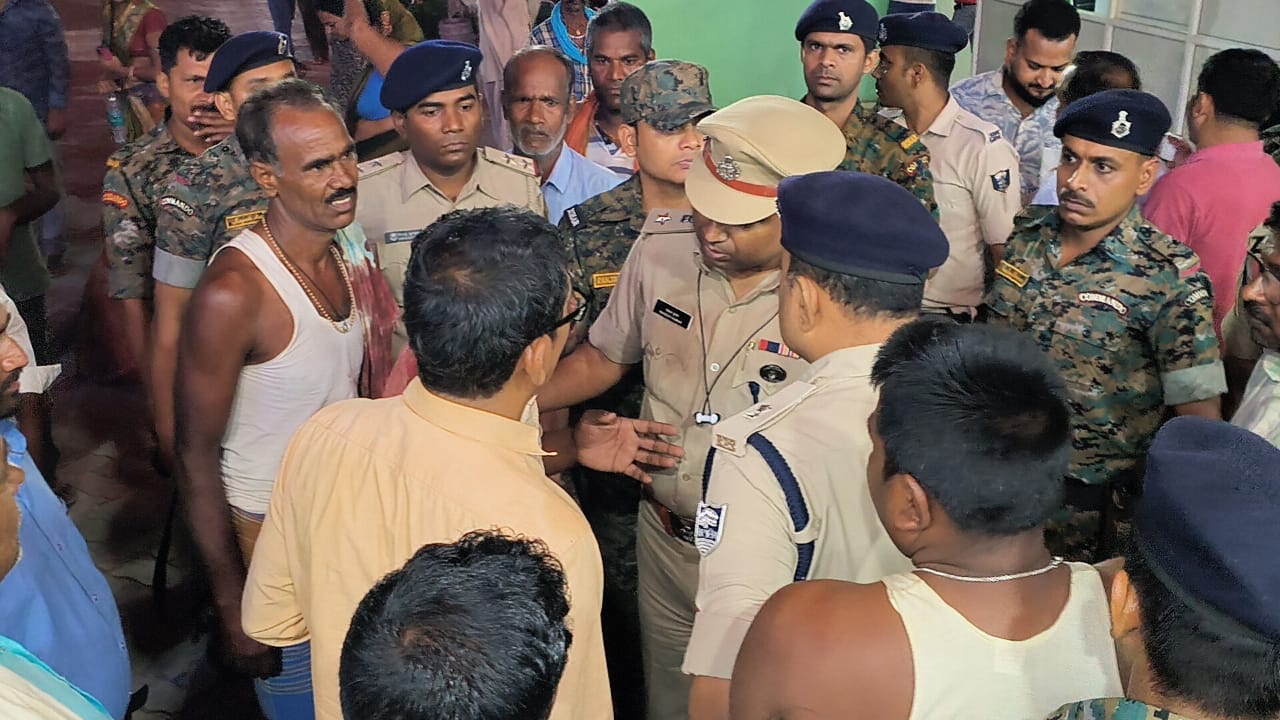 पूछताछ करती खगड़िया पुलिस