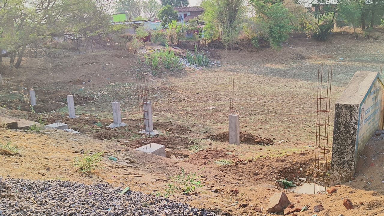 Competition to capture pond