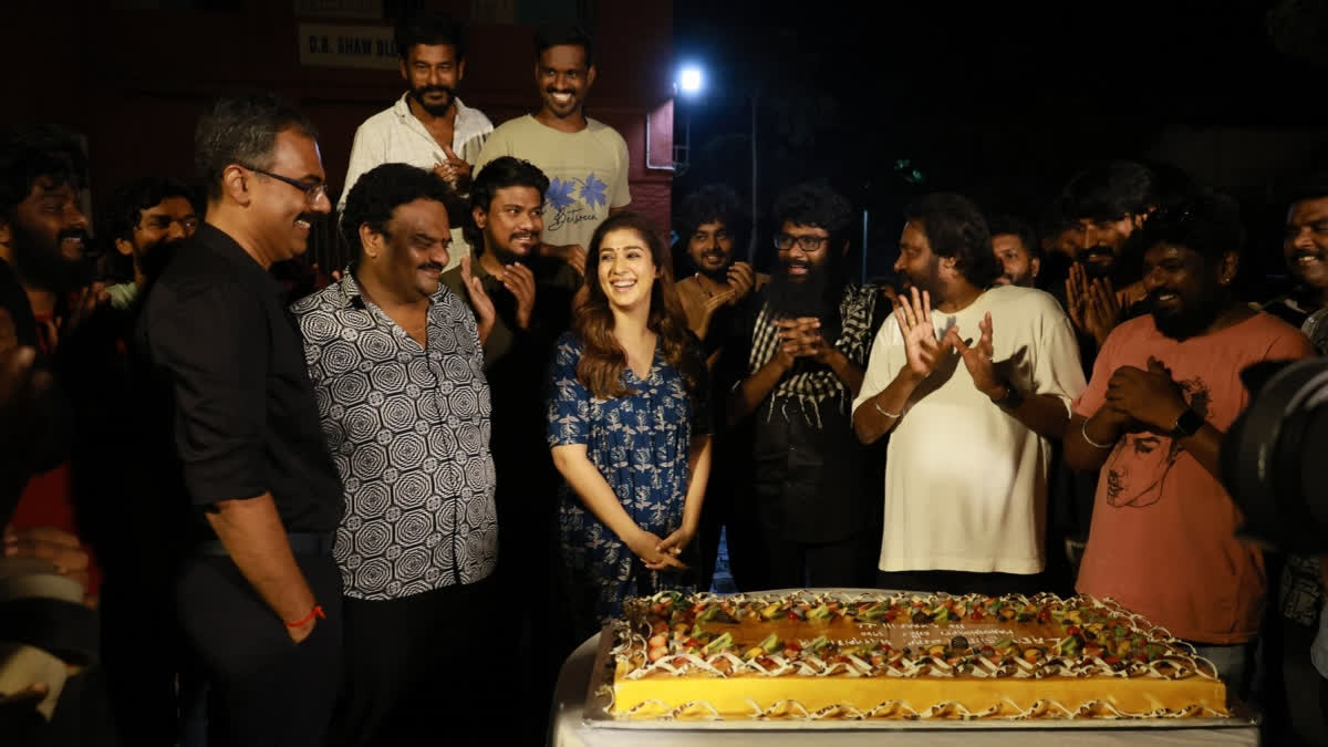 Nayanthara Wraps up Mannangatti: Since 1960 Shoot with Cake Cutting Celebrations - PICS Inside