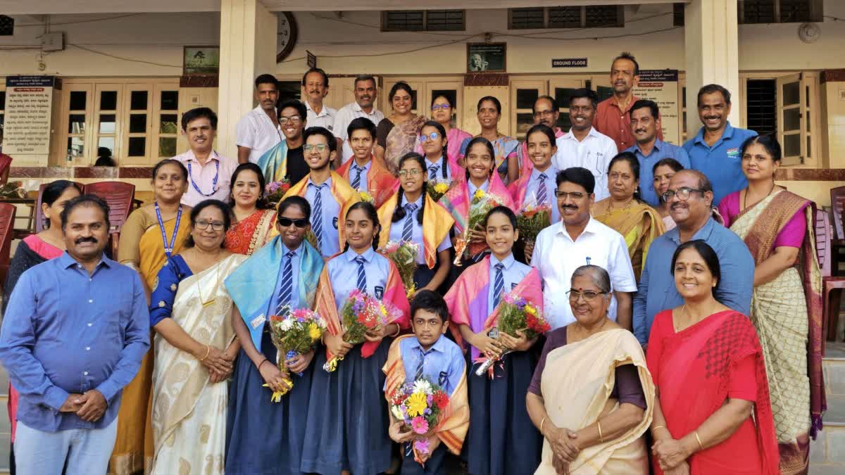 Siddaganga School Students