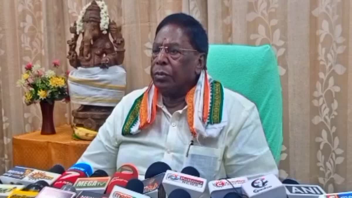 புதுச்சேரி முன்னாள் முதலமைச்சர் நாராயணசாமி புகைப்படம்