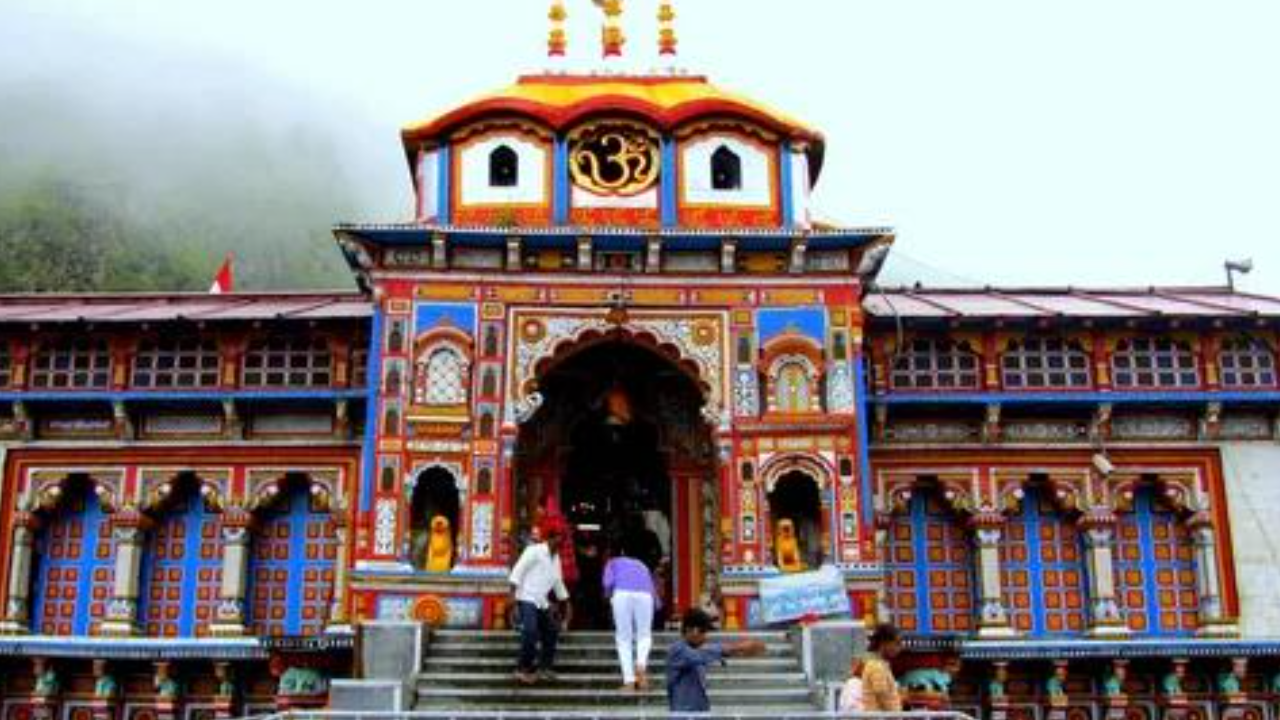 Don't miss visiting these places around Badrinath Dham, a memorable tour will be made in low budget.