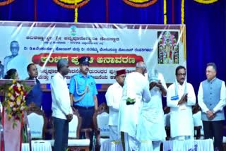 horanadu-annapoorneshwari-temple-donates-rs-10-lakh-to-indian-army