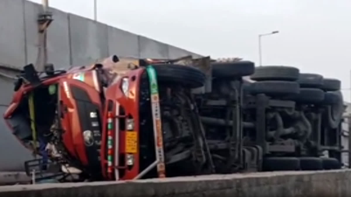 truck fell from bridge in Kuchaman City