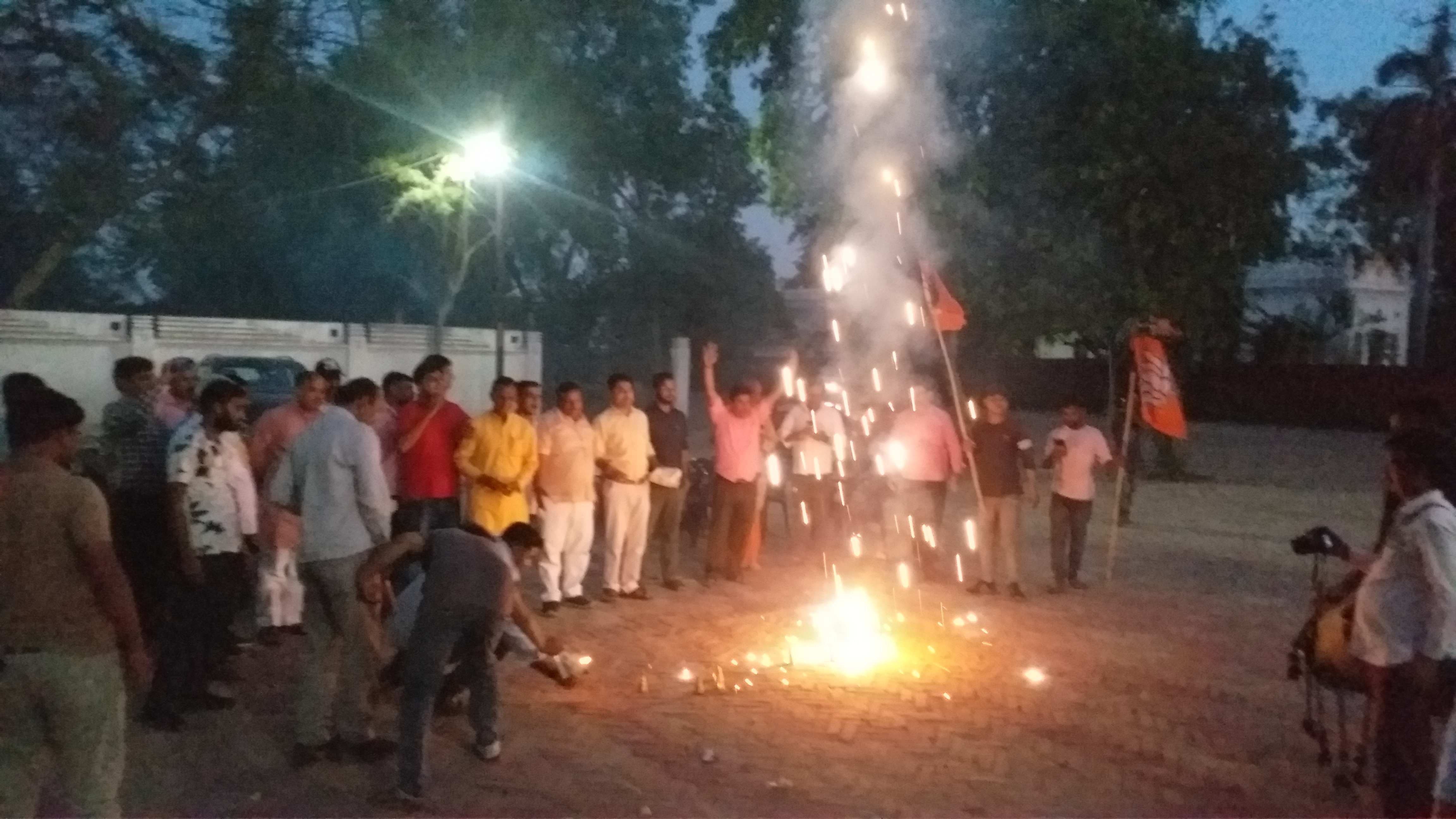 जितिन प्रसाद के मंत्री बनने पर जश्न.