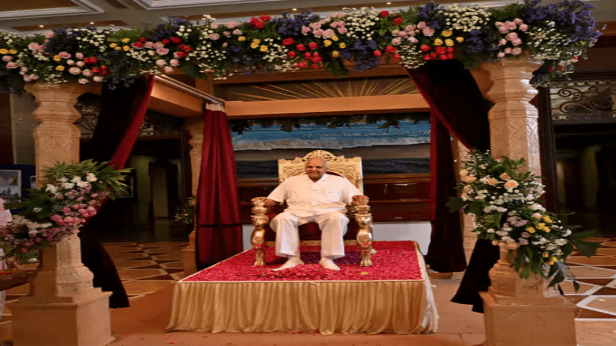 Re Sri Rao Sri Ramoji Rao's Life-Like Silica Statue Unveiled On First Death ...