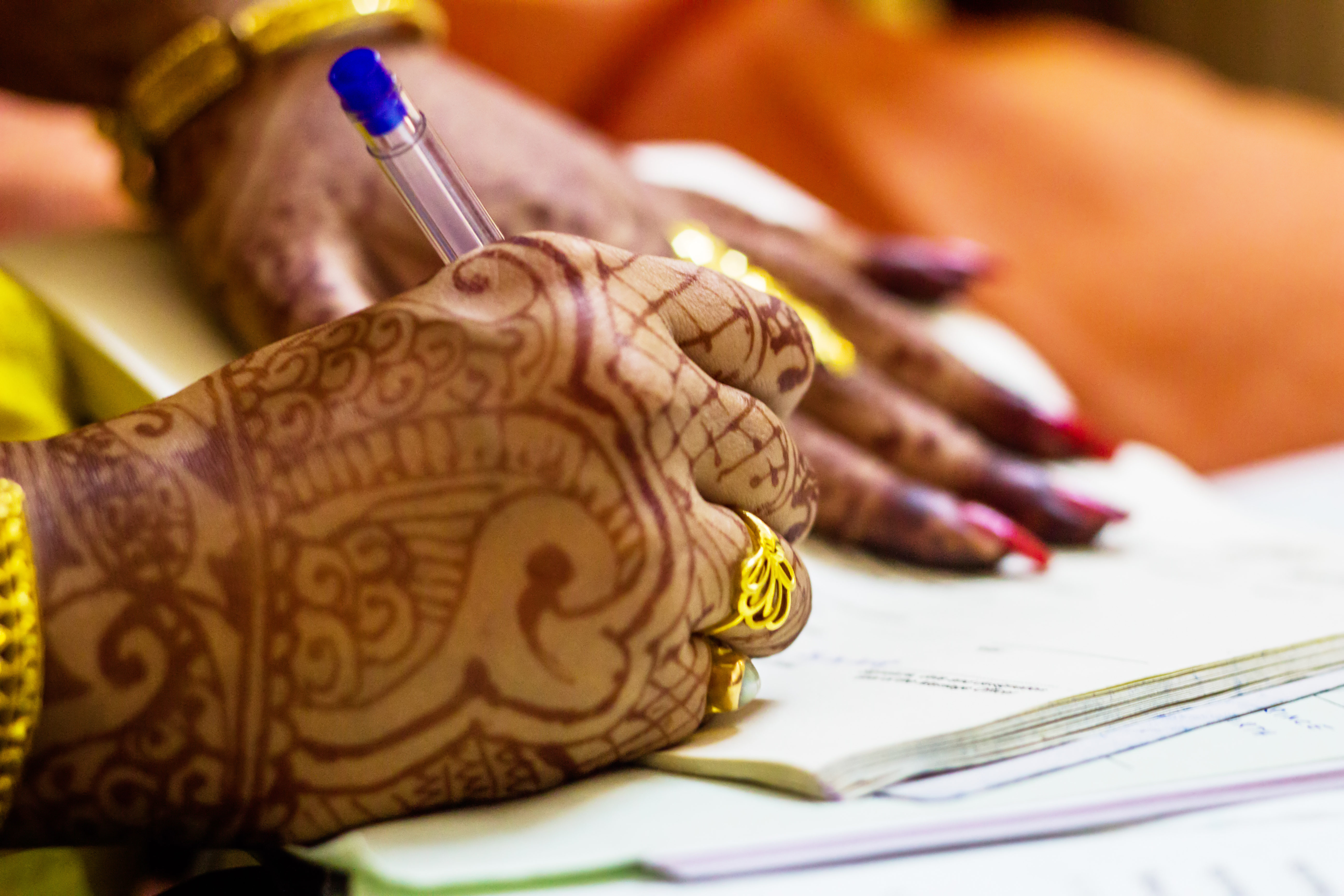MEHeNDI CEREMONY WHAT IS THE REASON BEHIND MEHNDI HISTORY OF BRIDAL MEHANDI ಮೆಹಂದಿ ಏಕೆ ಹಚ್ಚಲಾಗುತ್ತದೆ