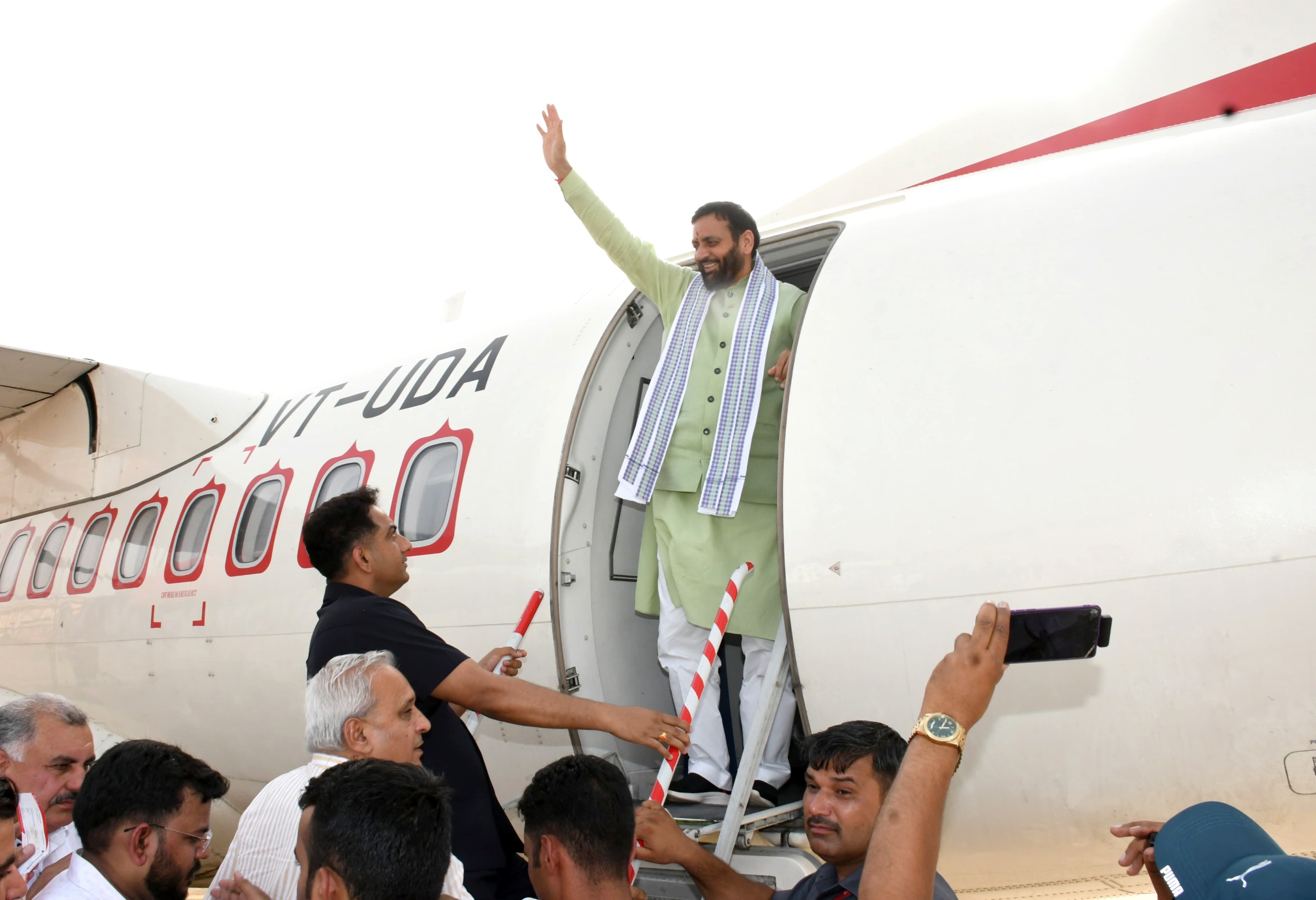 Hisar to Chandigarh Direct flight started Haryana CM Nayab Singh Saini also traveled will start for Jaipur Jammu and Ahmedabad