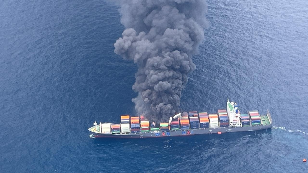 KERAL SHORE WASTE OF SHIPS MOTHERSHIP GIROSHKUMAR