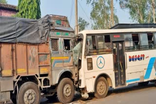 ROAD ACCIDENT IN LATEHAR