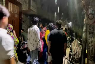 पीड़ित परिवार से मिली आतिशी