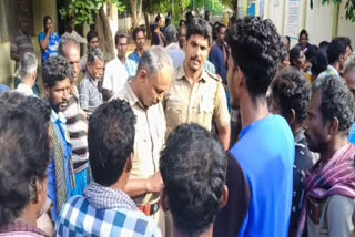 கூலித் தொழிலாளி உறவினர்கள் போராட்டம்