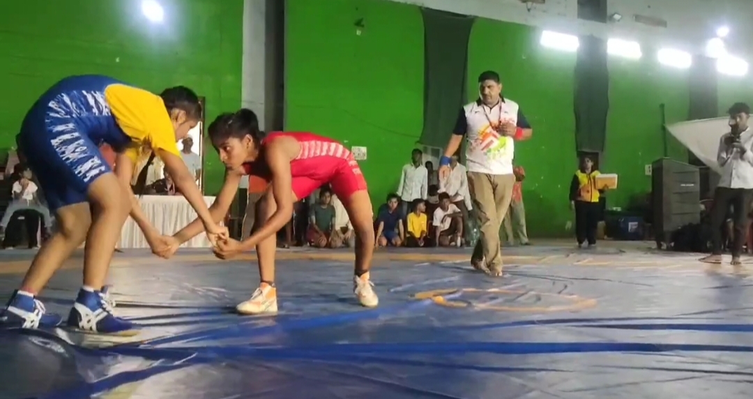 Wrestling in Dhamtari
