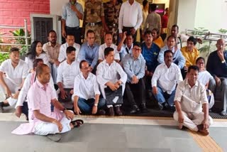 Etv BharatA delegation of 11 opposition parties of Assam