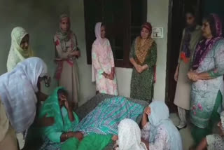 In Hasanpur, the man killed his wife by strangulation, he suspected the wife's character