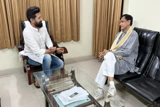 Former Lok Janshakti Party chief Chirag Paswan on Sunday dropped hints of joining the BJP-led NDA. On one hand, Union Minister Nityanand Rai met him, on the other hand, in the meeting of party leaders, he has been authorised for an alliance with BJP. With this, it became clear that LJPR would soon become a part of the NDA. Later talking to reporters, Chirag said that he is going to Delhi where there will be several rounds of meetings and after that, the information about the alliance will be disclosed.