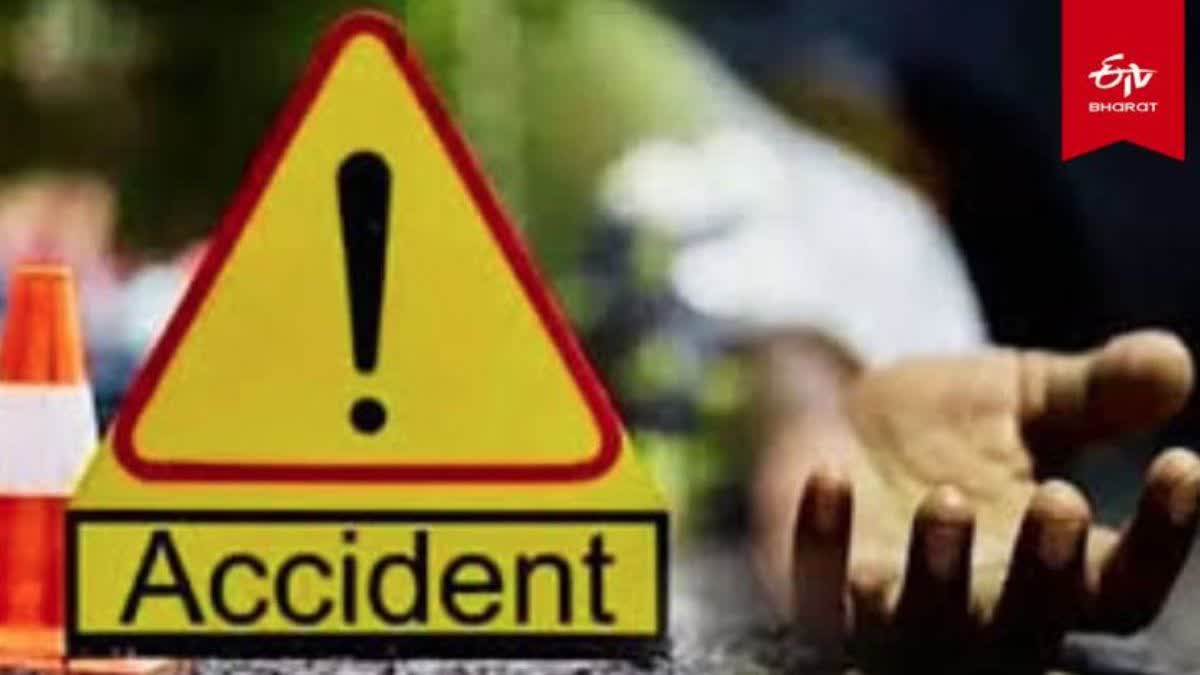 bus going to bihar collides with vehicle in amethi four death 12 injured