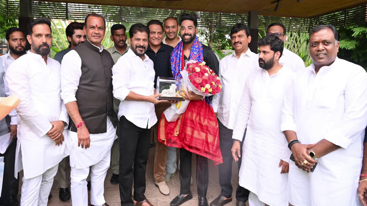 Mohammed Siraj Met CM Revanth Reddy