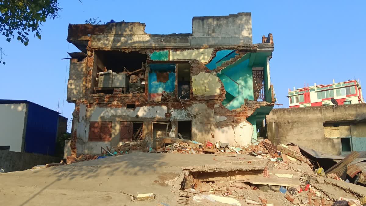 Dilapidated Buildings In Deoghar