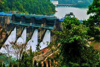 The Central Water Commission's latest bulletin released July 4 said the cumulative live storage of 150 reservoirs it monitors at 57.290 billion cubic meters (BCM) against the total capacity of 257.812 BCM. Of the 150 reservoirs, 20 are dedicated to hydroelectric projects. The bulletin identified Assam, Jharkhand, Tripura, Nagaland, Uttar Pradesh, Uttarakhand, Karnataka, and Kerala, with better storage than last year. It listed Rajasthan, Odisha, West Bengal, Bihar, Himachal Pradesh, Punjab, Madhya Pradesh, Gujarat, Maharashtra, Chhattisgarh, Telangana, Andhra Pradesh, and Tamil Nadu with lesser storage than last year.