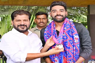 Revanth Reddy on Mohammed Siraj