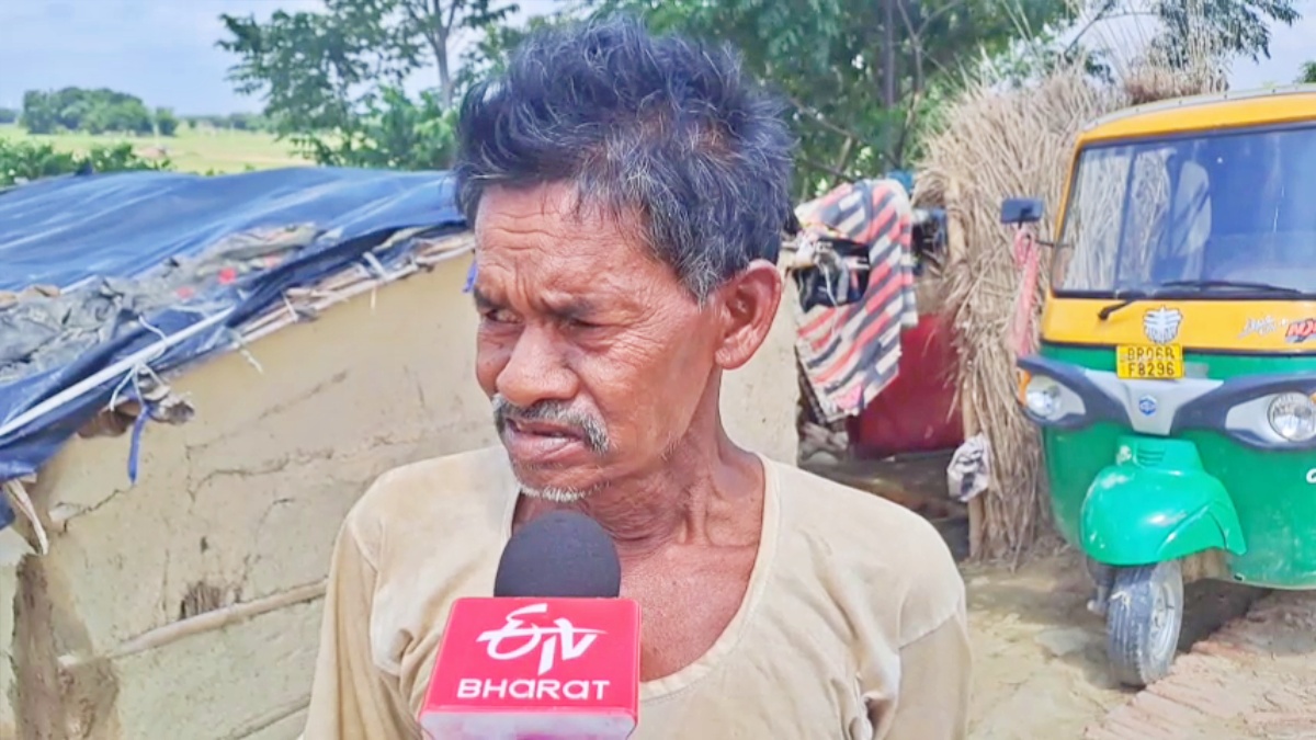 Flood victims living on embankment for 18 years