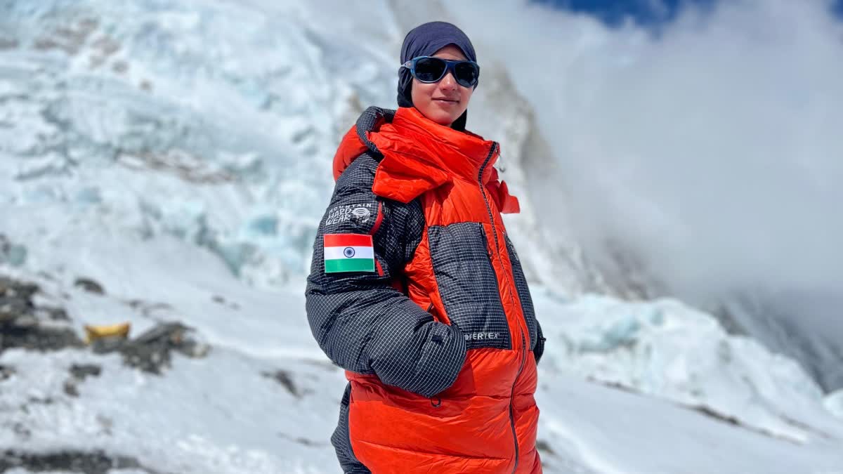 Abidi Afreen Becomes First Muslim Woman from Ladakh to Summit Mount Everest Urdu News